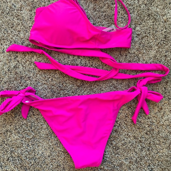 Hot Pink SHEIN bikini with wrap top - Picture 8 of 8
